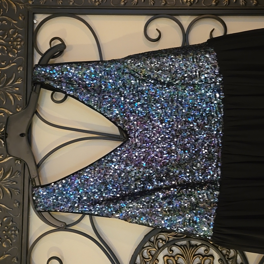 Torrid Sequin V Neck Chiffon Sleeveless Party Fit & Flare Midi Skater Dress - Picture 15 of 16